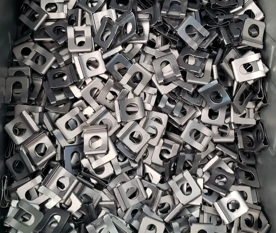 Strip bent buckle clip progressive stamping equipment