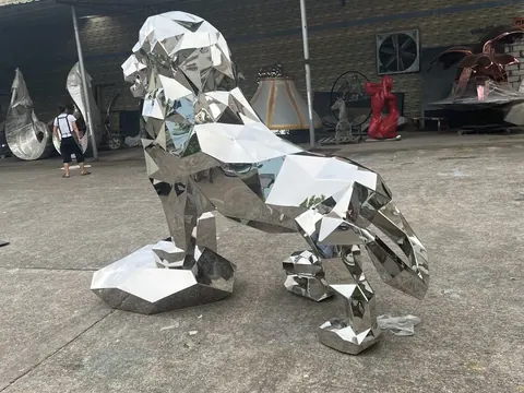 Animal sculpture