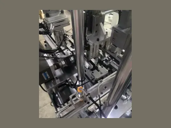 M12 Wedge Anchor Through Bolts Clips Assembling Machine — Ningbo Anchors