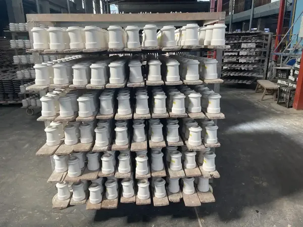 Wall Bushings And Other Insulators production at Risheng — Pingxiang Risheng Electric Porcelain