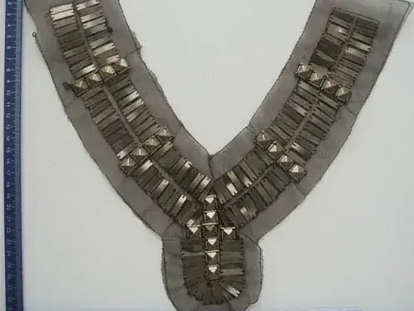 Hand Beading Collars And Motifs sample from the Sinya catalogue