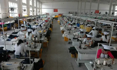 Second sewing line in the bag factory