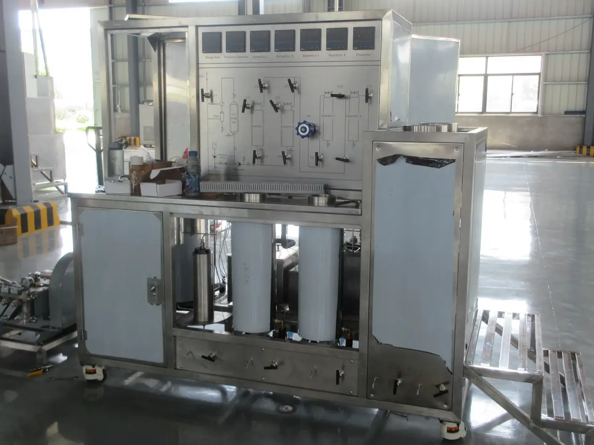 Supercritical CO2 extraction system assembled on the Better Industry workshop floor