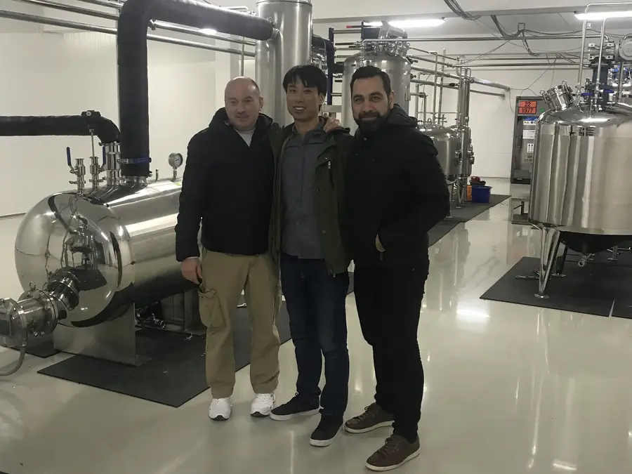 Extraction and process vessels installed at a European customer's facility. — Germany