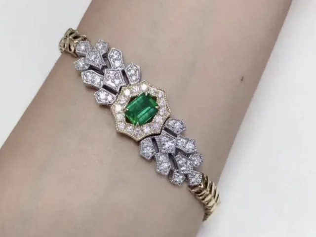 Natural Emerald And Diamond Bracelet made by BH Jewelry in Shenzhen