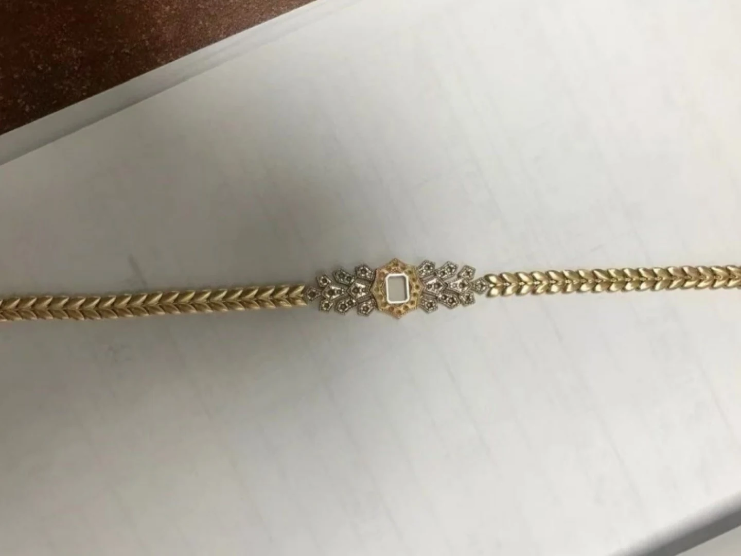 Natural Emerald And Diamond Bracelet photographed at the BH Jewelry workshop in Shenzhen