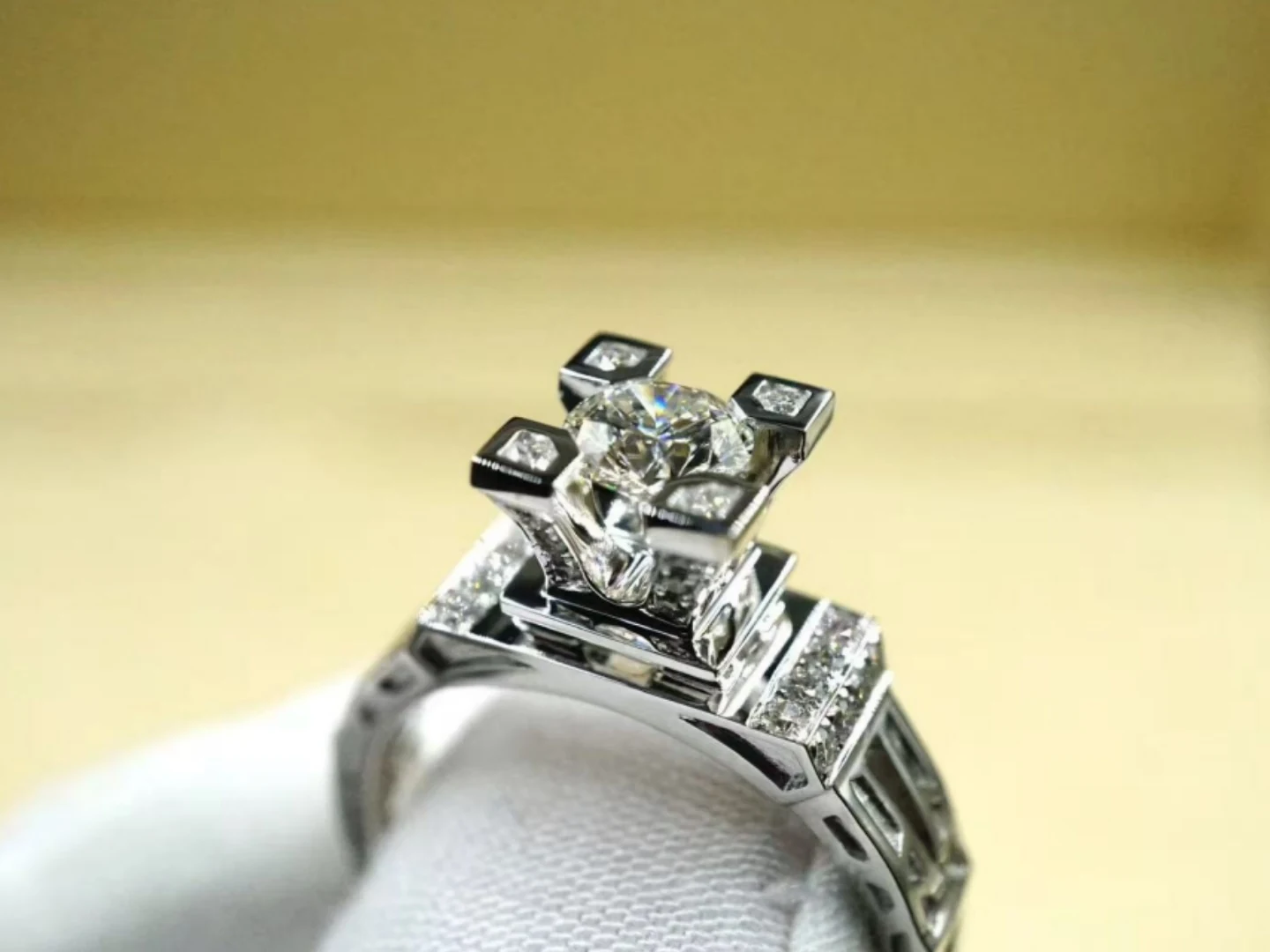 Eiffel Tower 1ct Diamond Engagement Ring made by BH Jewelry in Shenzhen