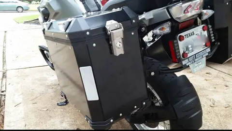 Panniers Black (Left + Right Bags) for R1200GS R1250GS 2013-2025 (WC) LOCKS + MOUNTS — view 3