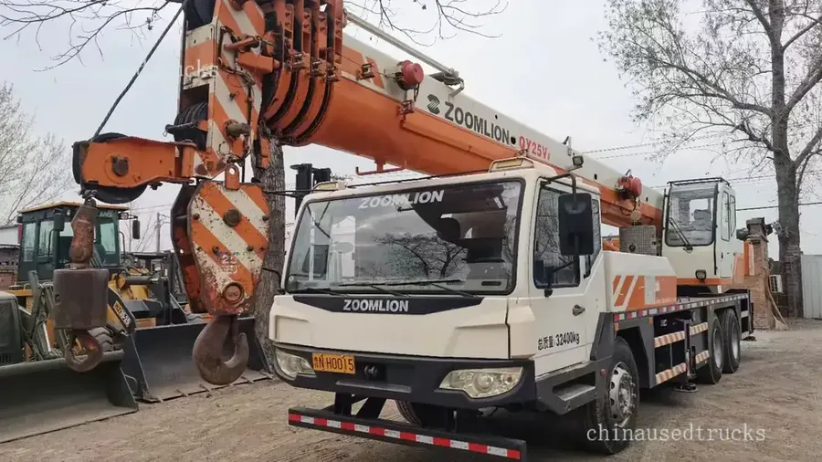 2014 Zhonglian 25 tons used truck crane five section arm