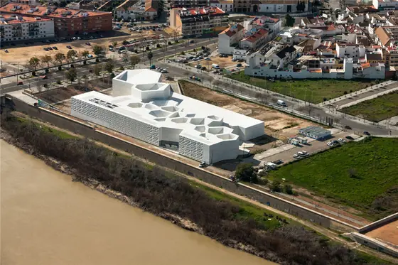 Cordoba Contemporary Art Center und verschiedene Medienfassaden – FL Technology-Wissensartikel