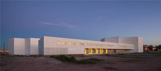 Cordoba Contemporary Art Center and Different Media Facades illustration