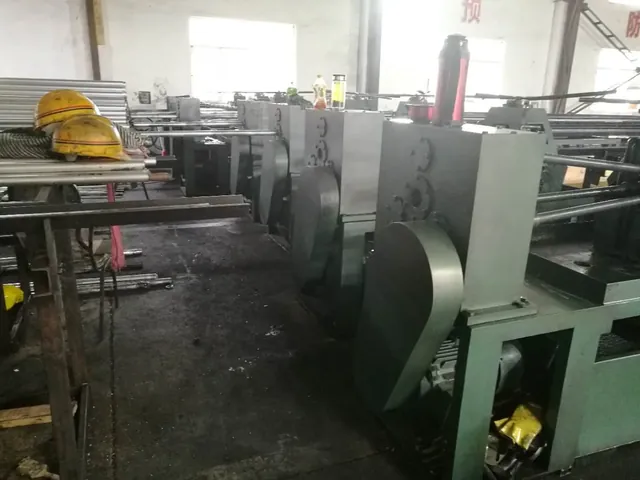 Produktionsmaschinen in der Rohrwerkstatt Fanbang