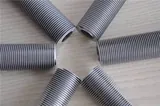 Extrudiertes Bimetall-Rippenrohr, wobei die Rippe aus einer Aluminiumhülse besteht