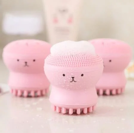 얼굴에 사용하는 문어 모양의 실리콘 세안 브러시