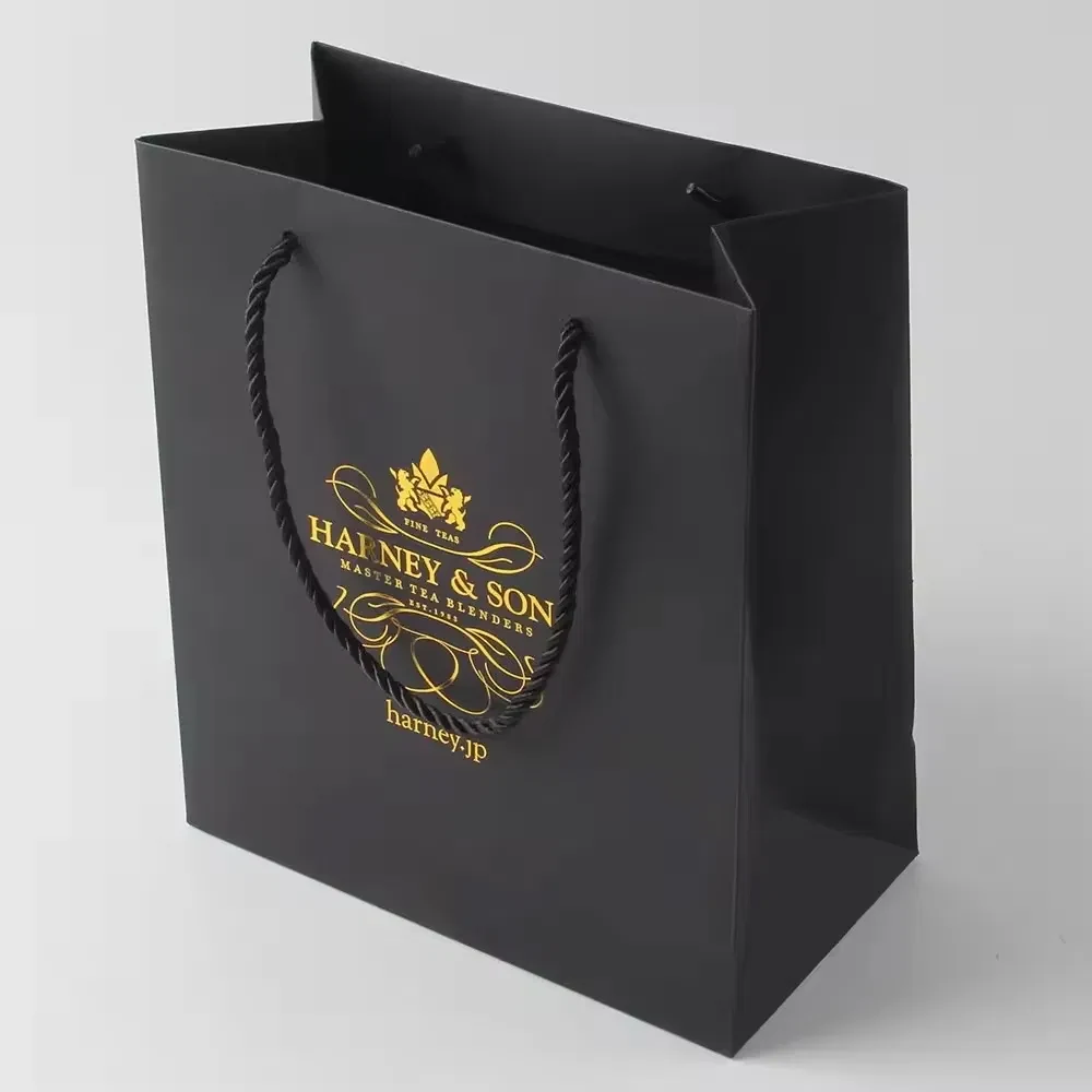 Custom Printed Luxury Black Cardboard Paper Bags for Clothing 3