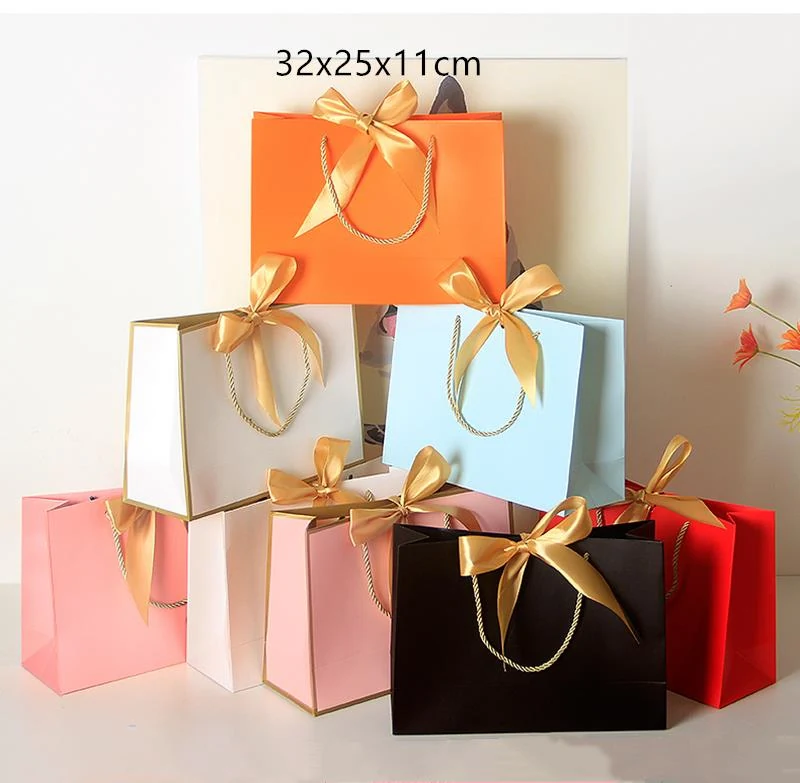 Custom Wholesale Paper Bags with Logo for Gift Packaging 5 detail view