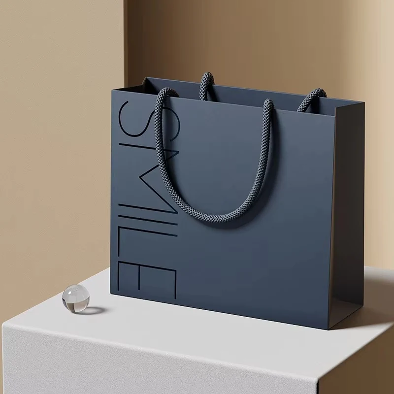 Luxury Matte Black Custom Gift Paper Bags with Logo 3 detail view