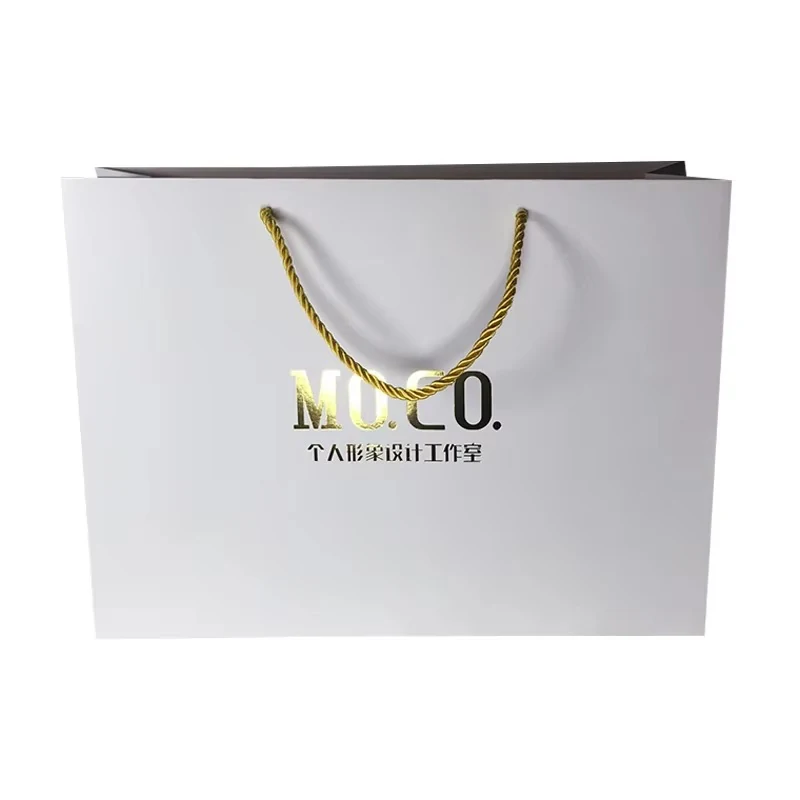 Recycled Material Gift Bags for Sustainable Celebrations 7