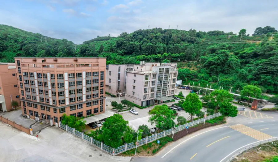 Vista aérea dos edifícios da fábrica Fujian Diamond em Fu'an em Fujian