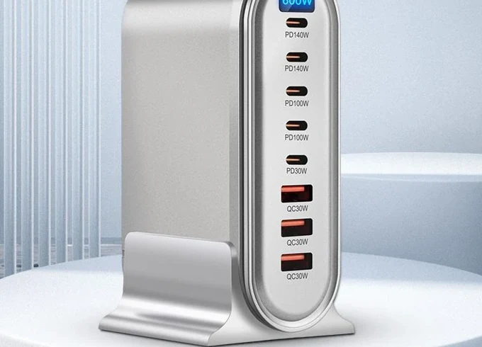 LEVA LW600 600W GaN desktop charger with 5C + 3A ports