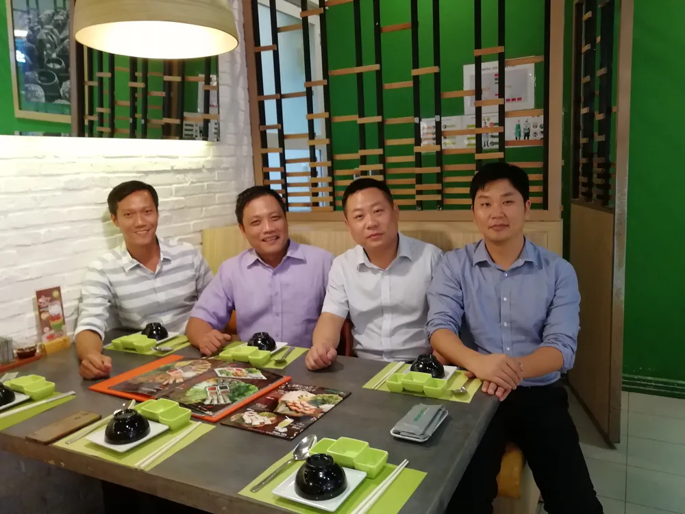 MEE and Huaci Sign Distributorship Contract