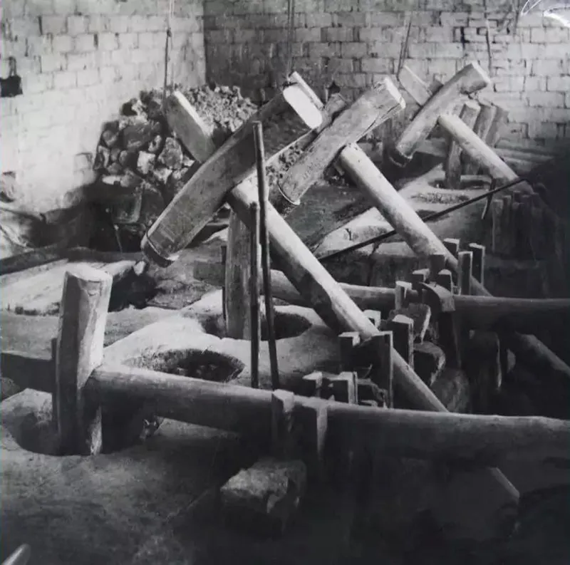 The Development History of Porcelain Insulator in Pingxiang