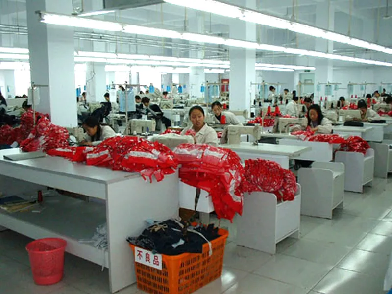 Secção de costura na fábrica da HW Crafts