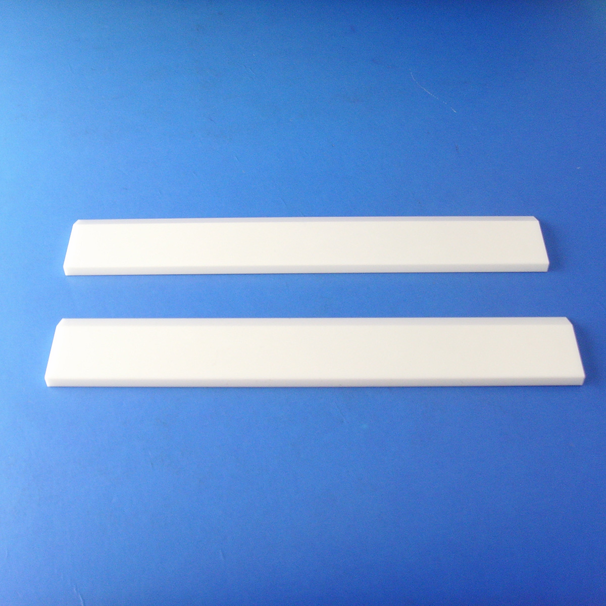 Ceramic strip made by Shenzhen Huaxin Precision Ceramics
