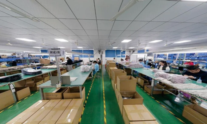 Assembly floor at the Shenzhen Jinda Shun LED module factory