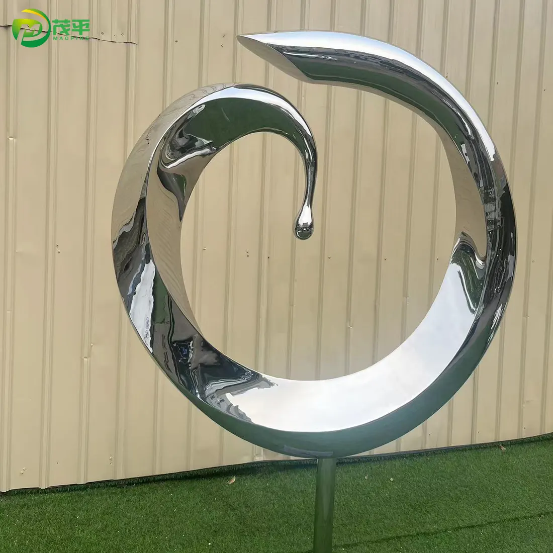 Abstract splash stainless steel sculpture