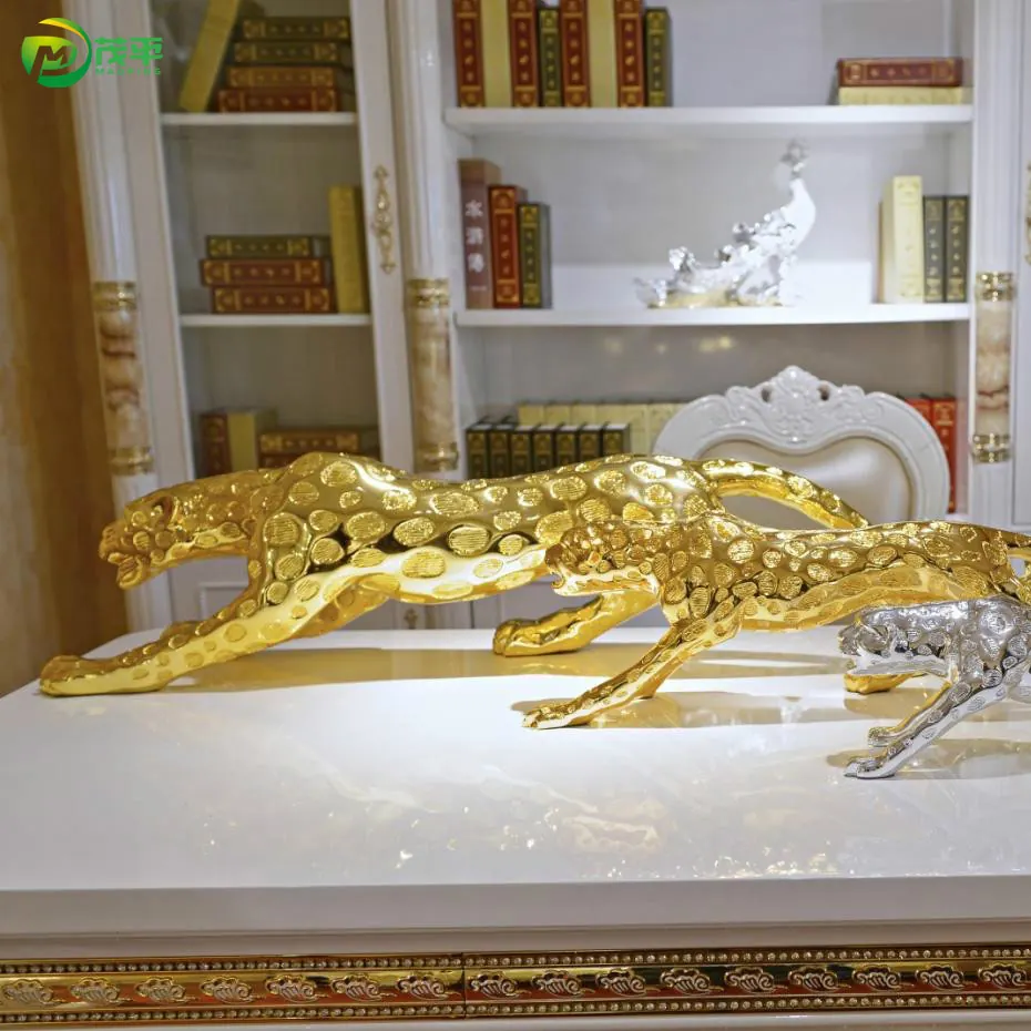 escultura en leopardo de resina