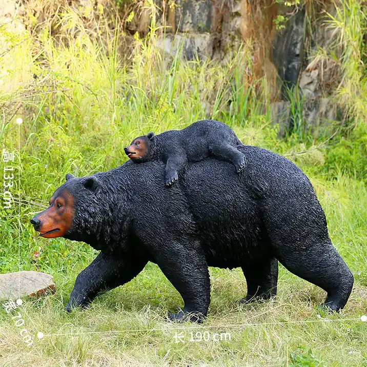 熊のガラス繊維の彫刻