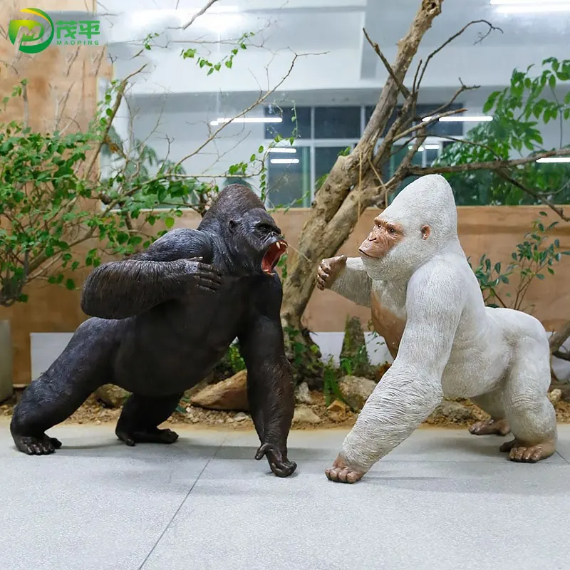 ガラス繊維のgorillaの彫刻