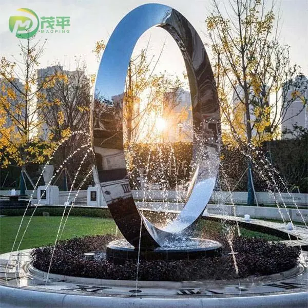 大きい現代屋外のリング金属の彫刻の噴水