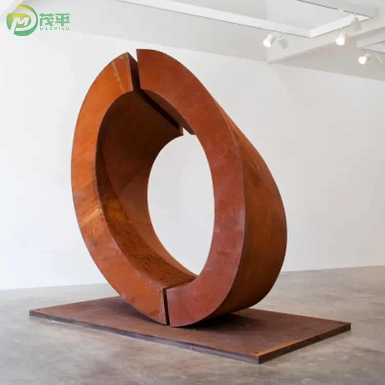 Escultura de acero Corten