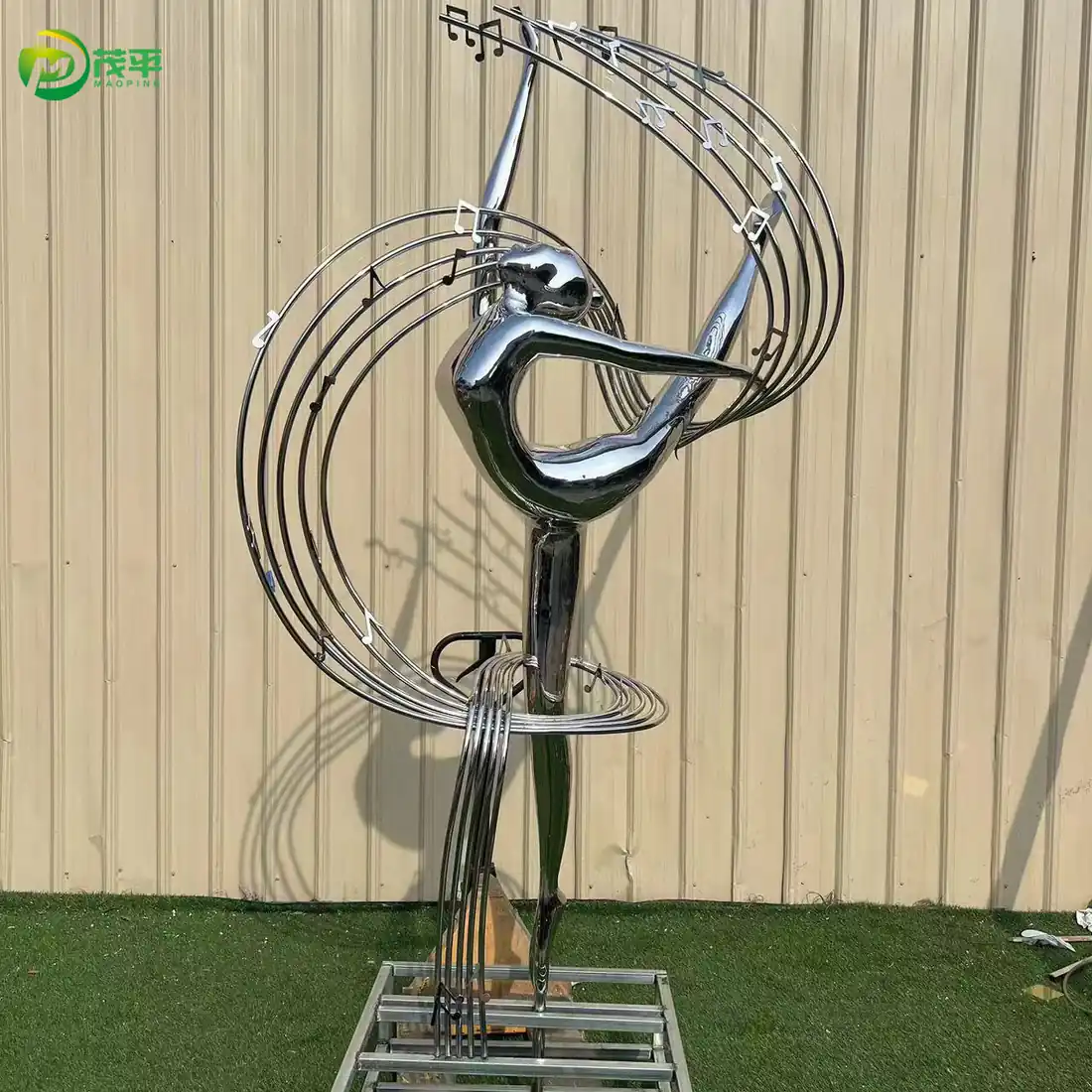 Escultura de la figura musical