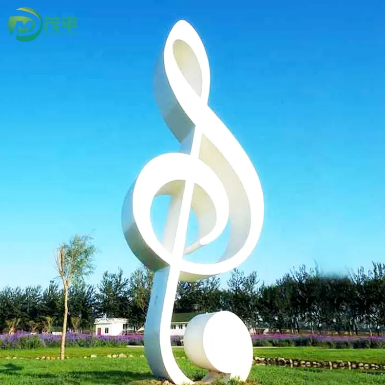 音楽ノートの金属彫刻