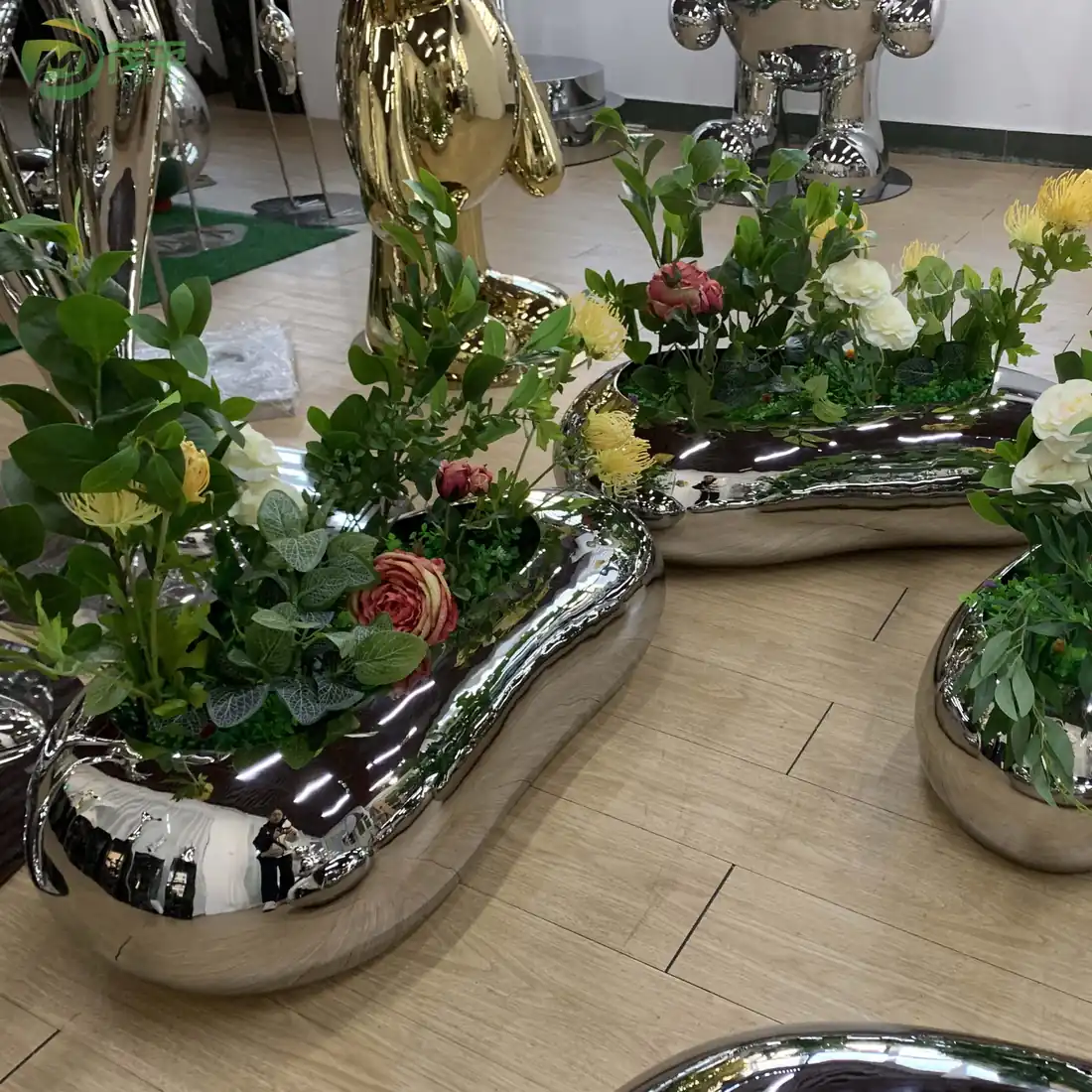 石の花の鍋のステンレス鋼の彫刻