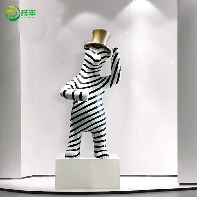 熊動物樹脂彫刻像