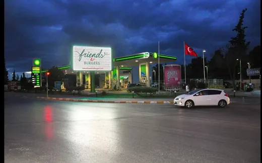 شاشة LED خارجية ثابتة بمساحة 38.7 مترًا مربعًا في إزمير تركيا