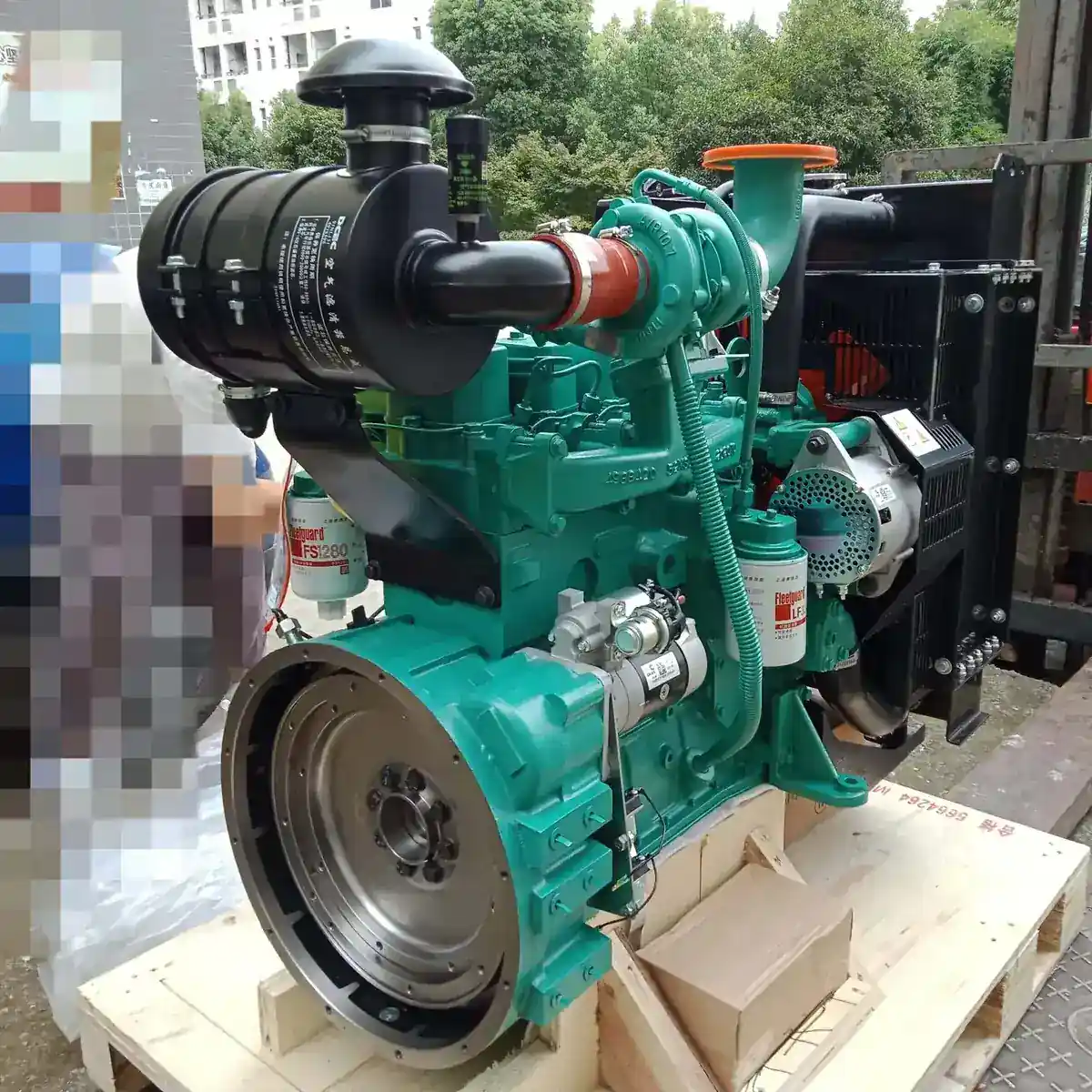 Cummins 4BTA3.9-G2 58KW 79HP Generator Engine shown from another angle