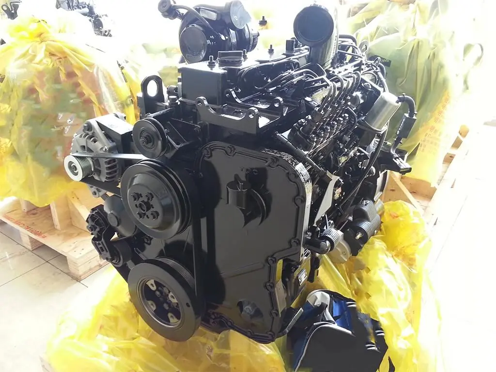Cummins C220-20 Diesel Engine 220HP Vehicle Engine Assembly shown from another angle