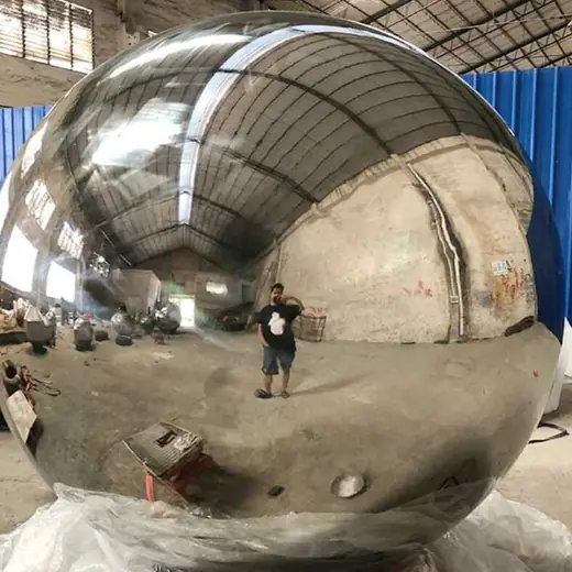 2200 mm große Gartenkugeln aus Metall