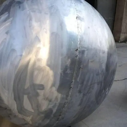 Große Aluminiumkugeln