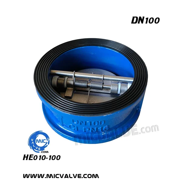 HE010-100 DN100 wafer type check valve with spring-loaded disc and flow arrow marking