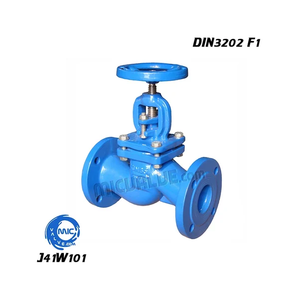 J41W101 flanged globe valve with cast iron body, DIN3202 F1 flanges, and handwheel, shown in a horizontal pipeline installation