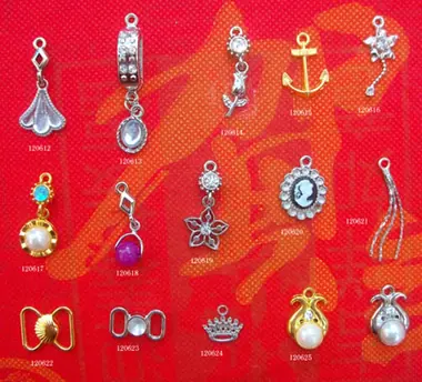 120621 - zamak alloy pendant