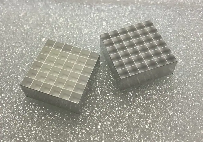Matrizes de cintiladores pixelizados de BGO fabricadas pela OST Photonics
