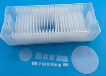 Wafer e substrato de cristal