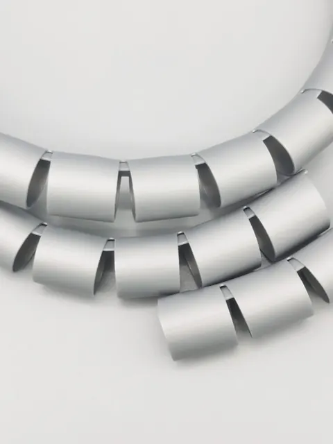 High Quality Spiral Wrap Bands cable sleeve for Cover Guard Spiral Wire Wrapping view 2